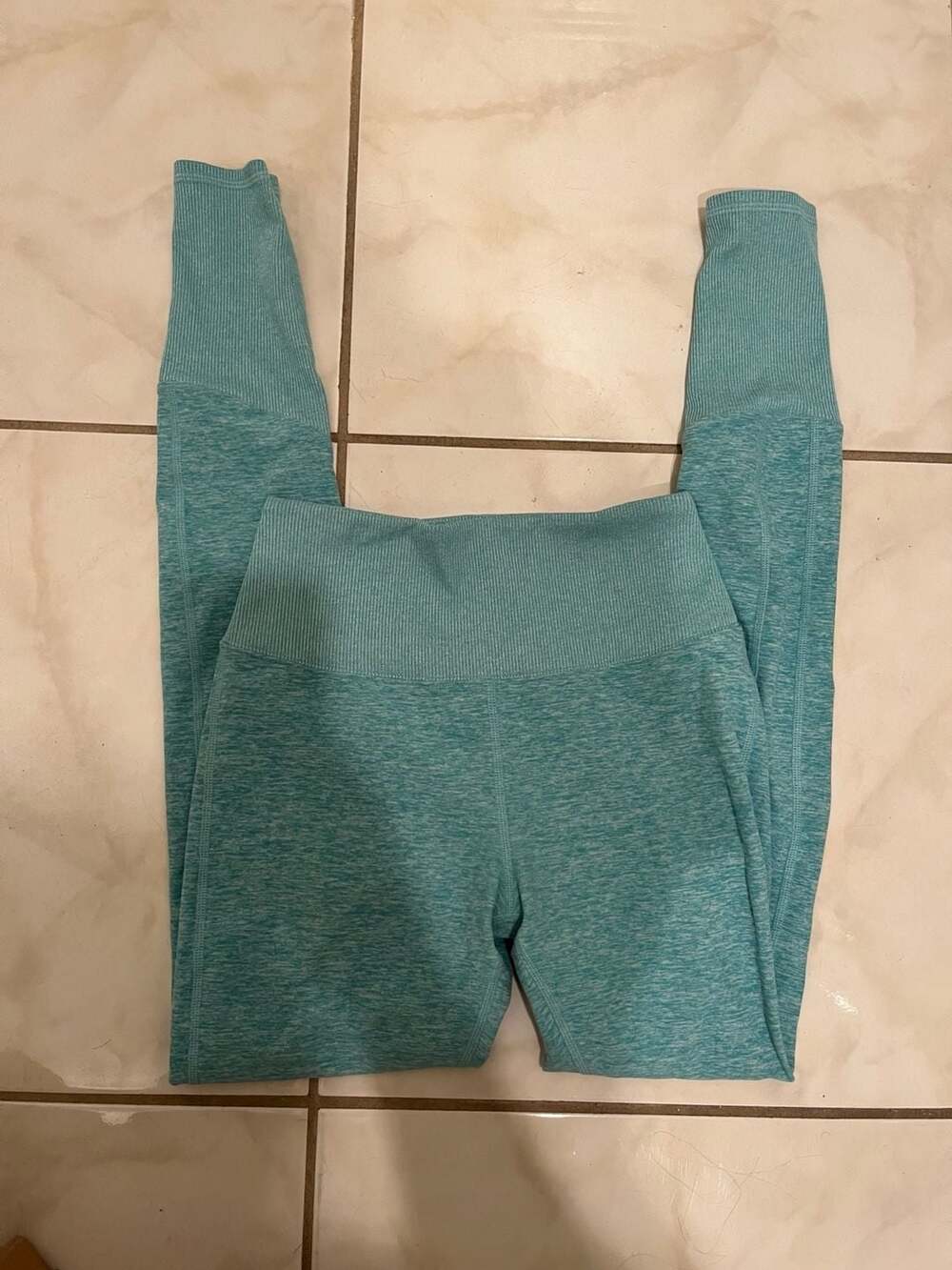 Alo Yoga High Waist Alosoft Lounge Legging in Bright Aqua Heather - Picture 3 of 9